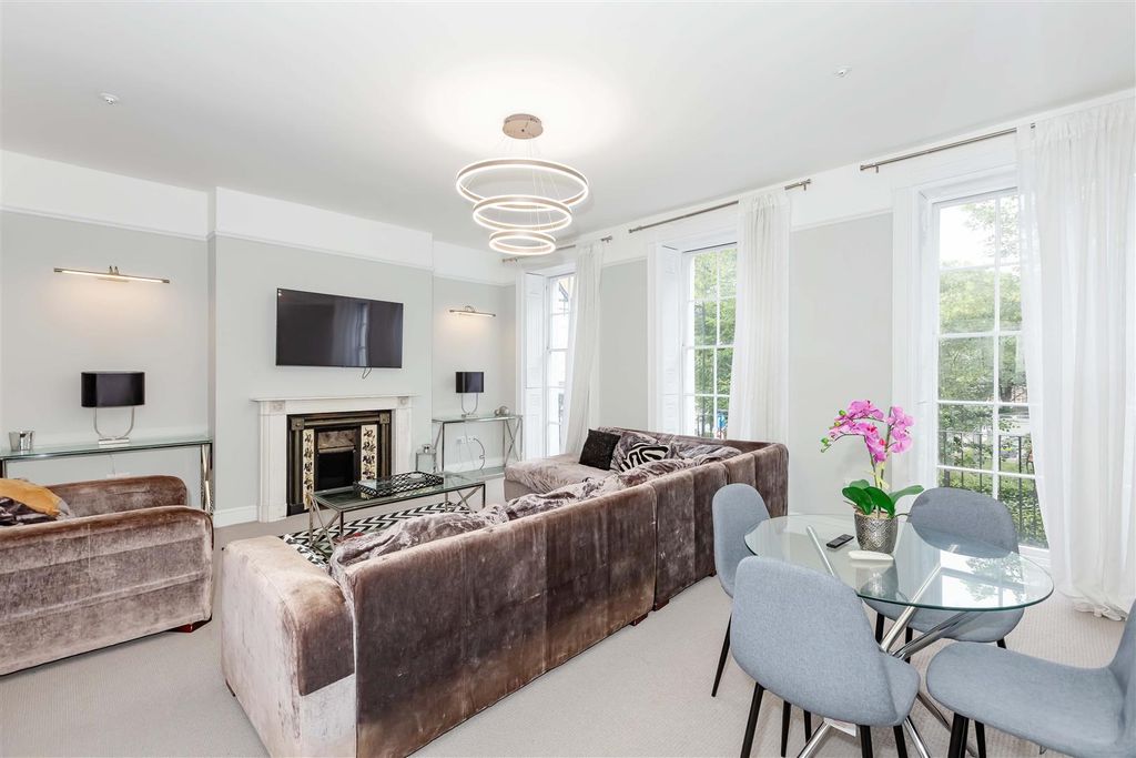 Property photo 3 of 26 The Steyne_32.Jpg