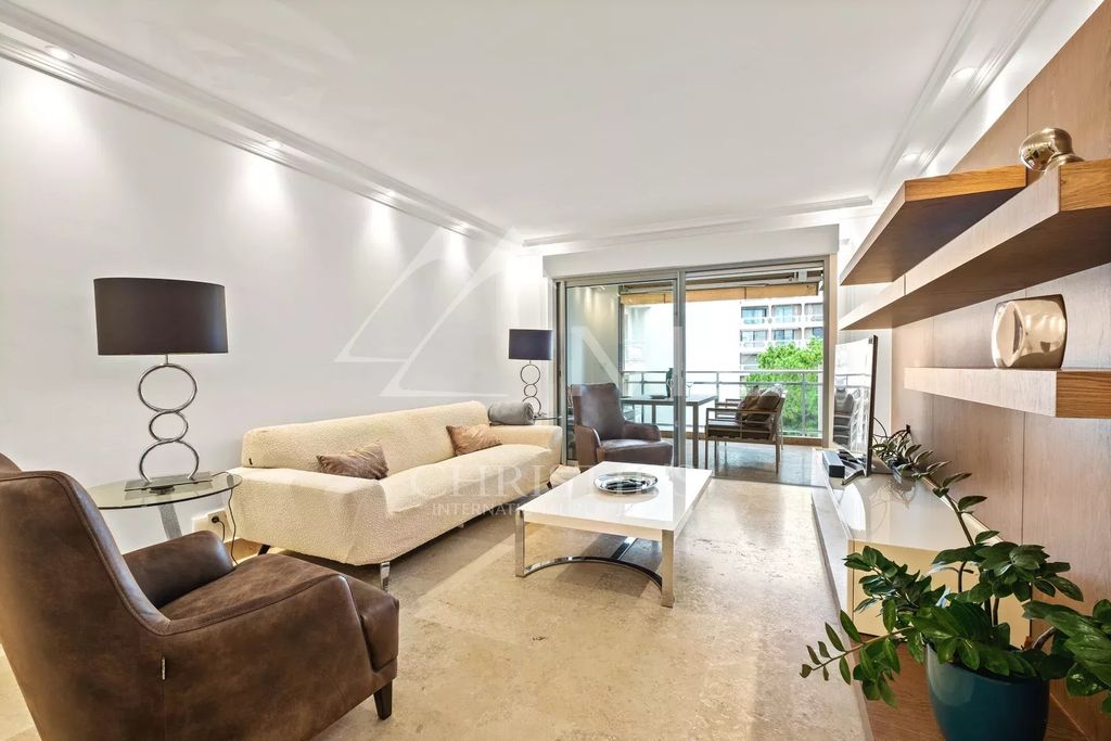 Property photo 1 of 12 David &amp; Partners Real Estate French Riviera Immobilier De Luxe Cote D'azur Luxury Real Estate France Stombergas Real Estate Photographer