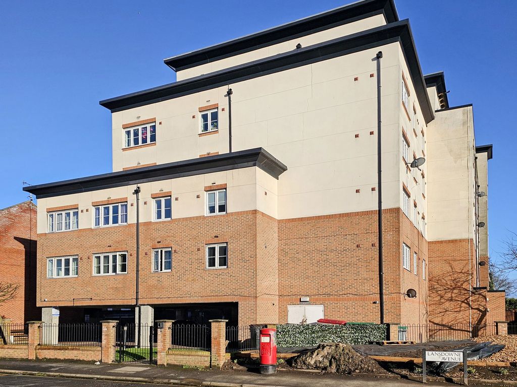 Property photo 1 of 8