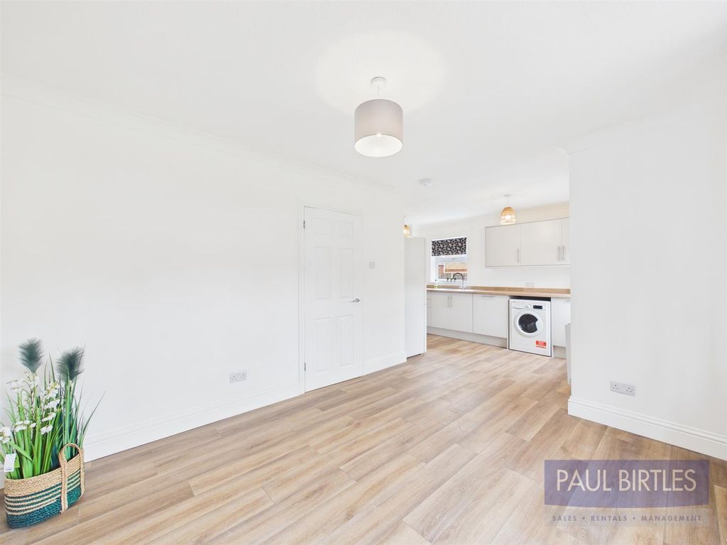 Property photo 3 of 17 Cam04378G0-Pr0291-Still011.Jpg