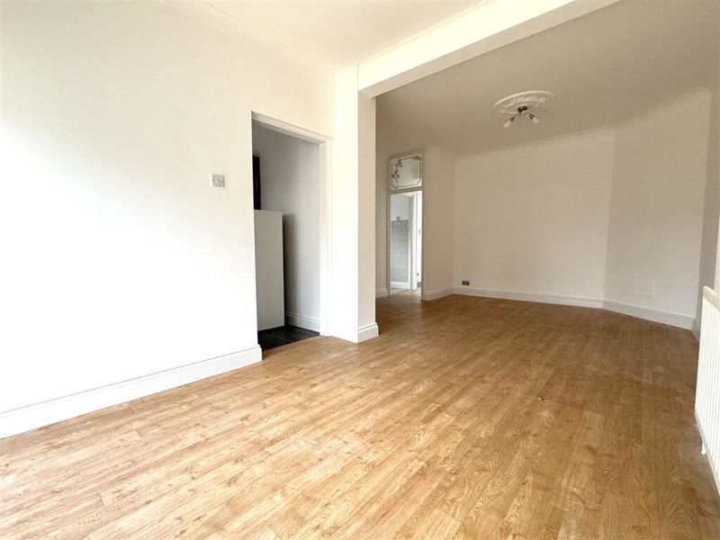 Property photo 2 of 11 Photo 5