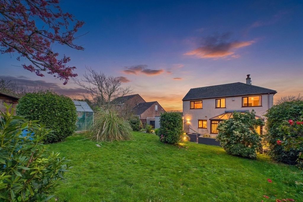 Property photo 1 of 27