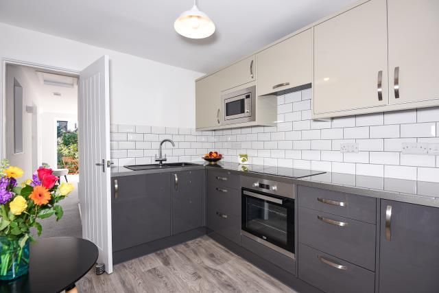 Property photo 1 of 10 Kitchen