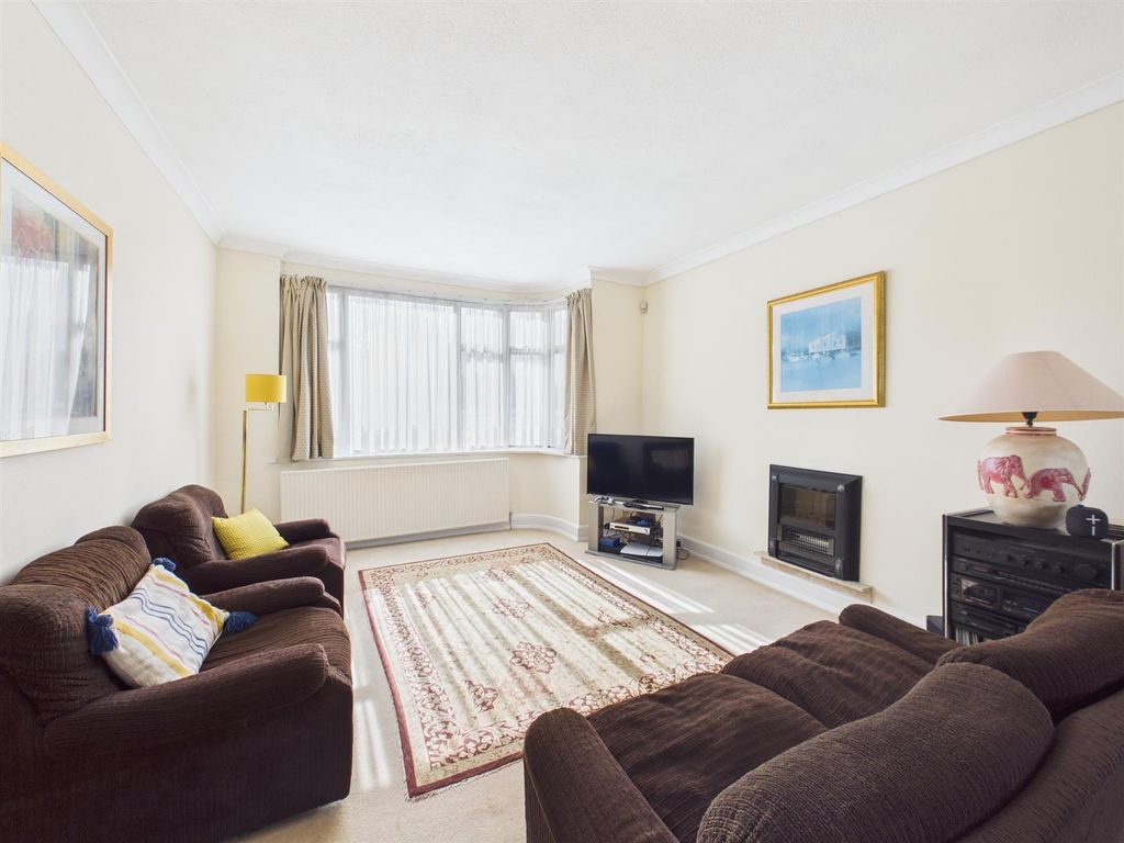 Property photo 2 of 16 Cam05080G0-Pr0315-Still010.Jpg