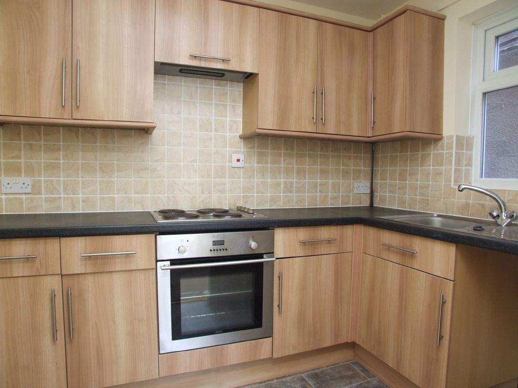 Property photo 2 of 5 Kitchen