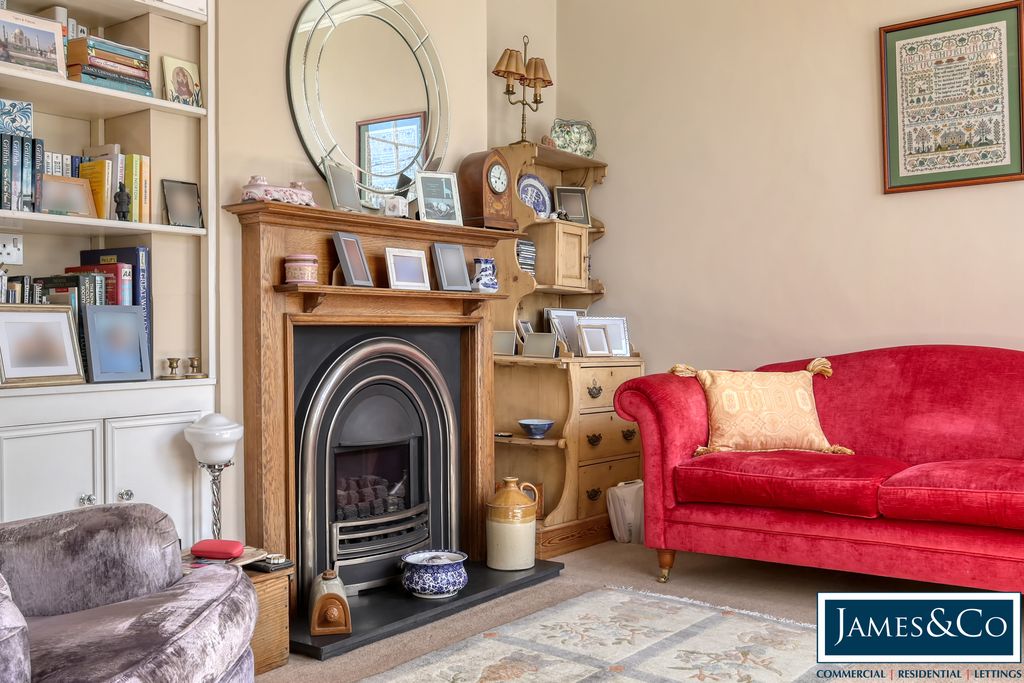 Property photo 2 of 17 45Theclosek