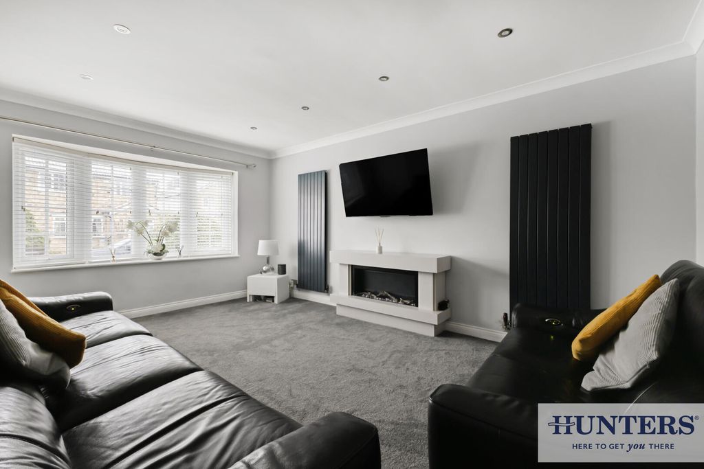 Property photo 3 of 26 Living Room