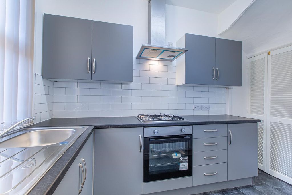 Property photo 2 of 13 Image