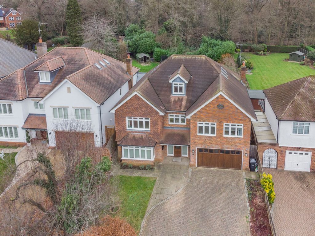 Property photo 1 of 36 Picture No. 04
