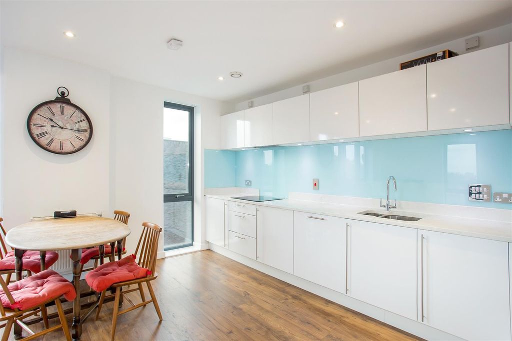 Property photo 2 of 13 Kitchen