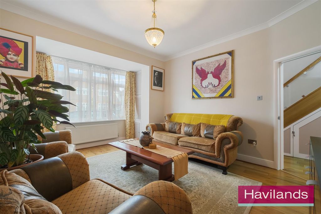 Property photo 3 of 23 Sherbrook Gardens-12.Jpg