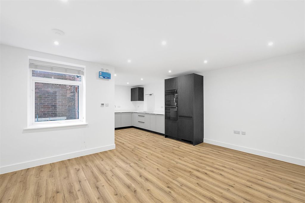 Property photo 3 of 12 1-115-Londonroad-01.Jpg