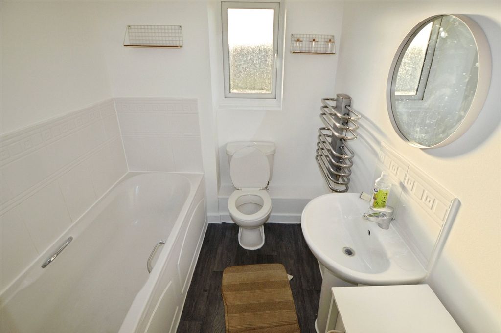 Property photo 3 of 12 Family Bathroom