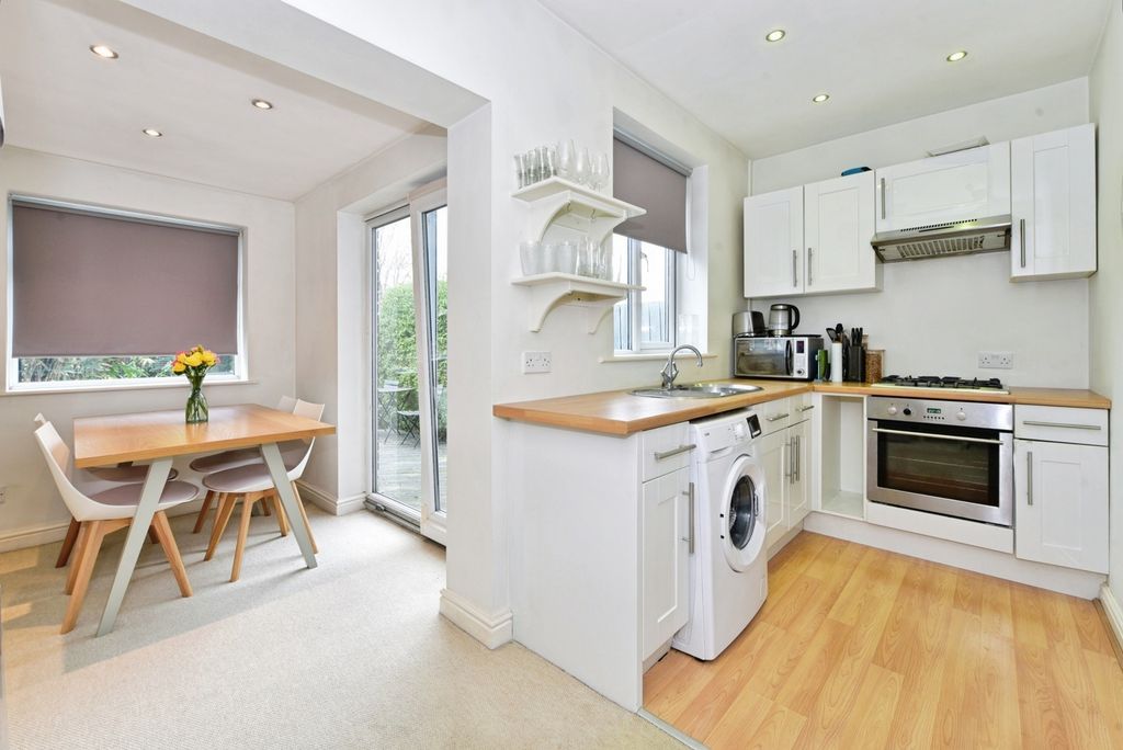 Property photo 2 of 16 Pbox-Img.Jpg