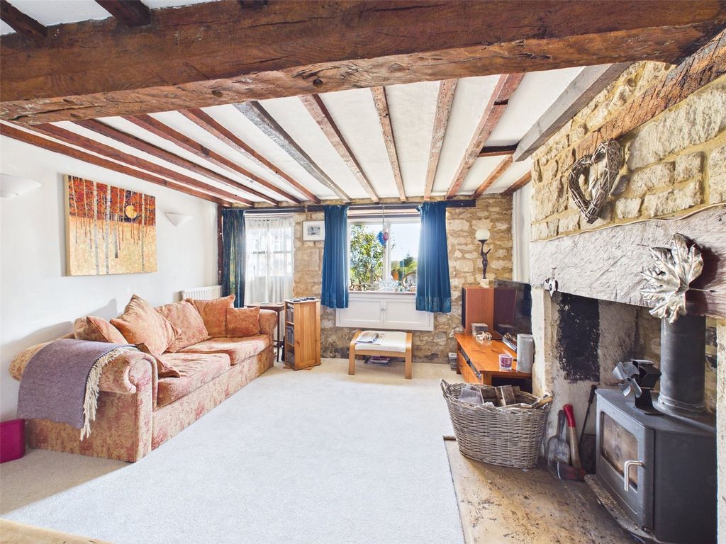 Property photo 2 of 15 Picture No. 11