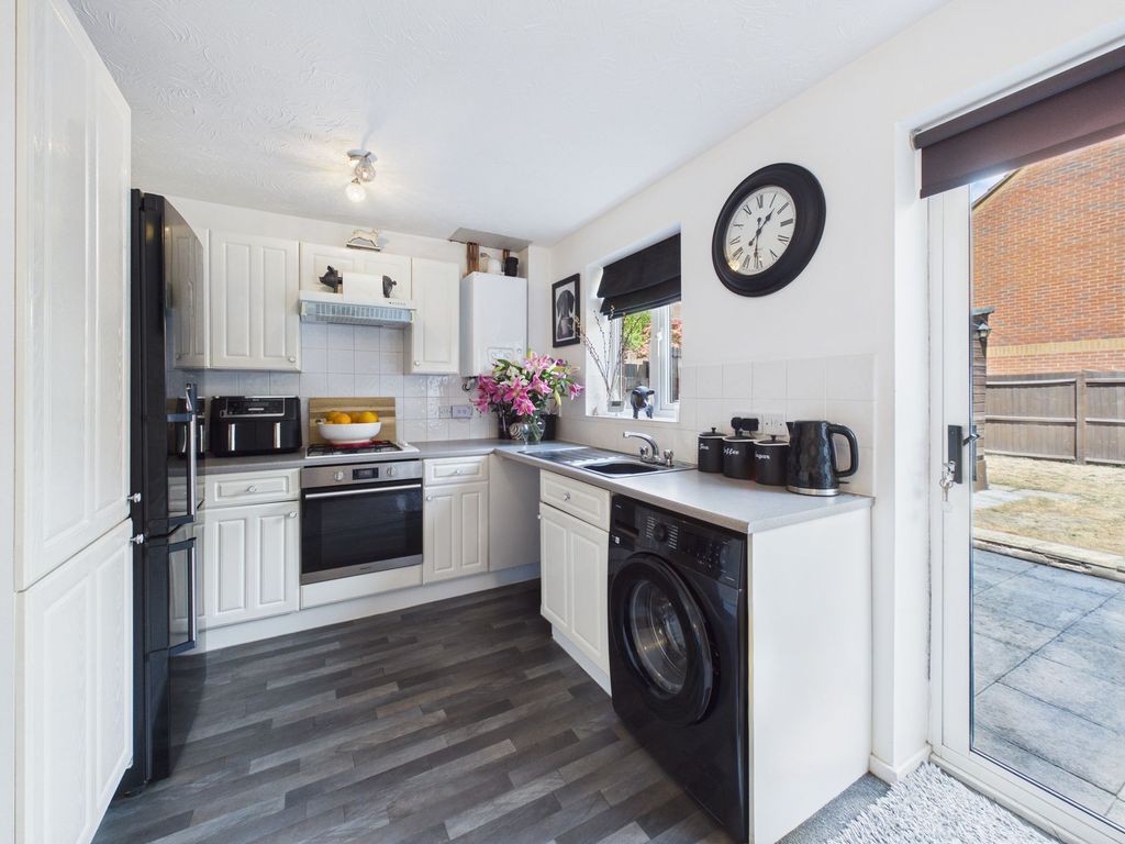 Property photo 3 of 17 Dining Kitchen
