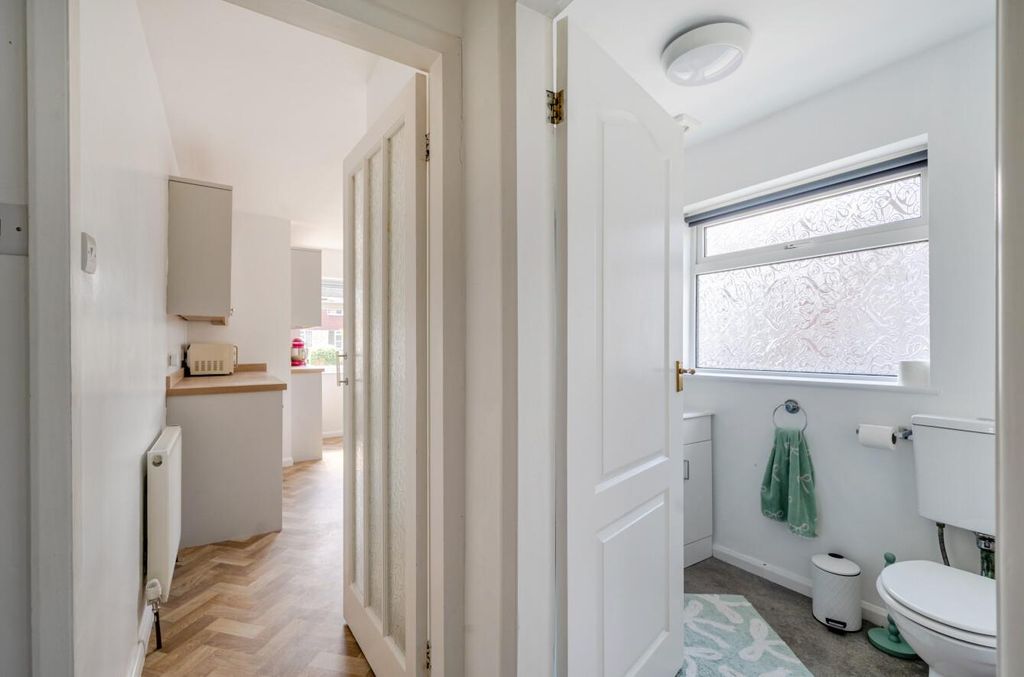 Property photo 3 of 15 1446182-13-69Dce0363F2c0.Jpg