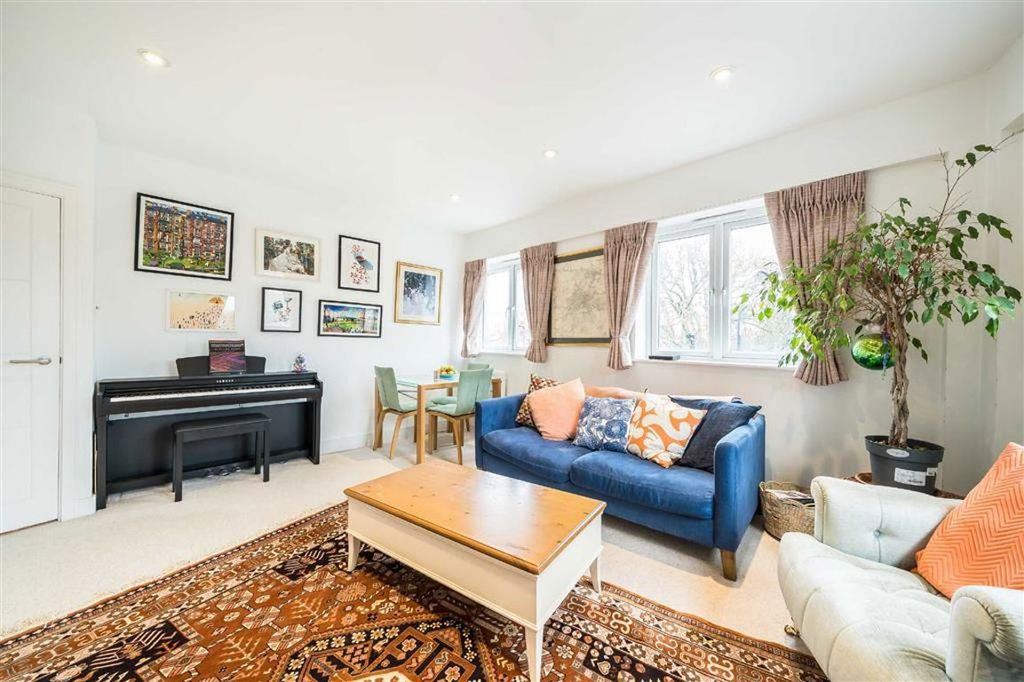 Property photo 2 of 8