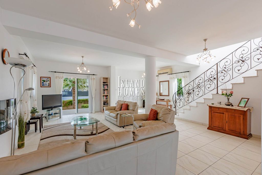 Property photo 2 of 45