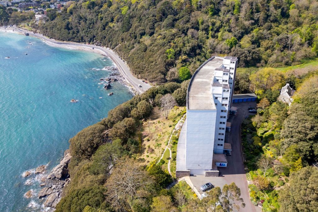 Property photo 2 of 38