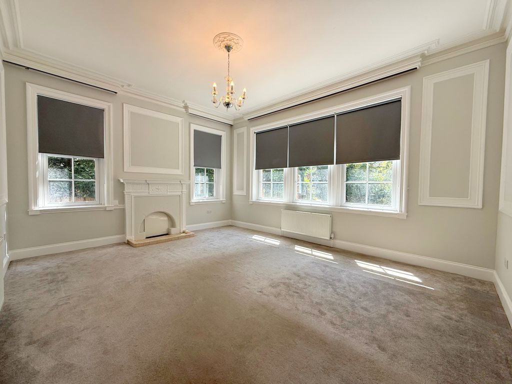Property photo 2 of 11 Photo 13