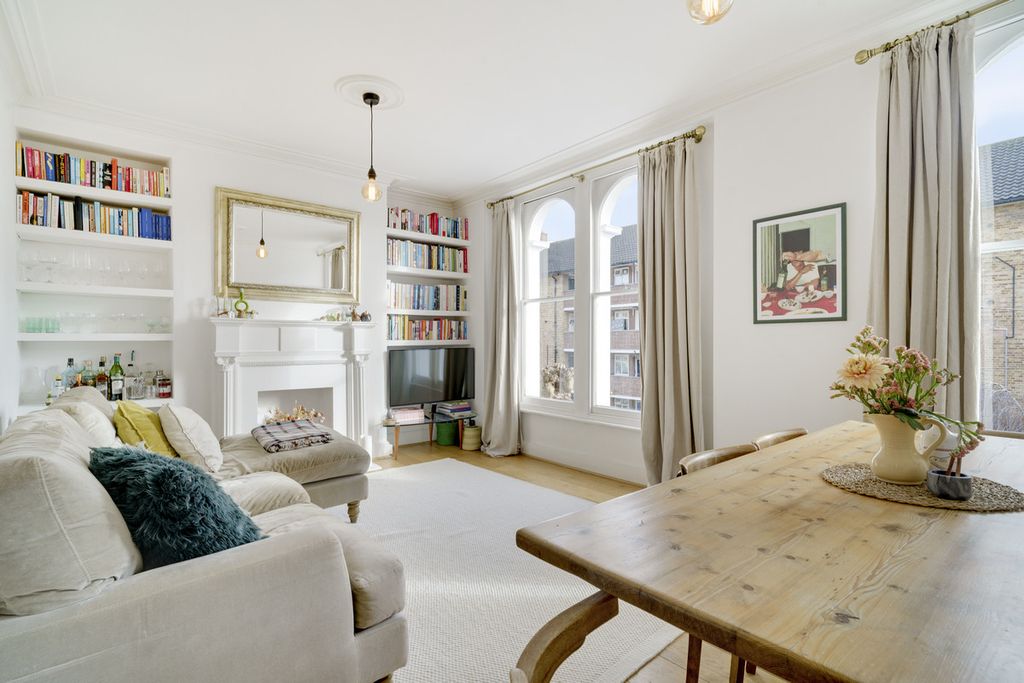 Property photo 2 of 20