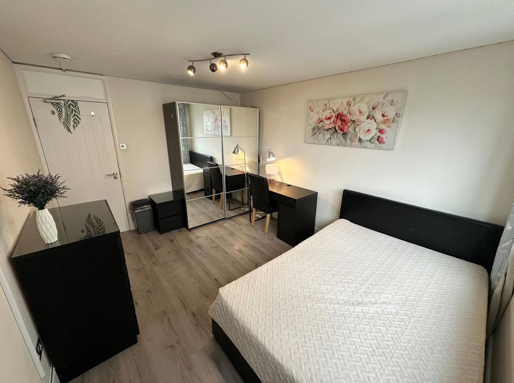 Property photo 1 of 16 Room A + Balcony