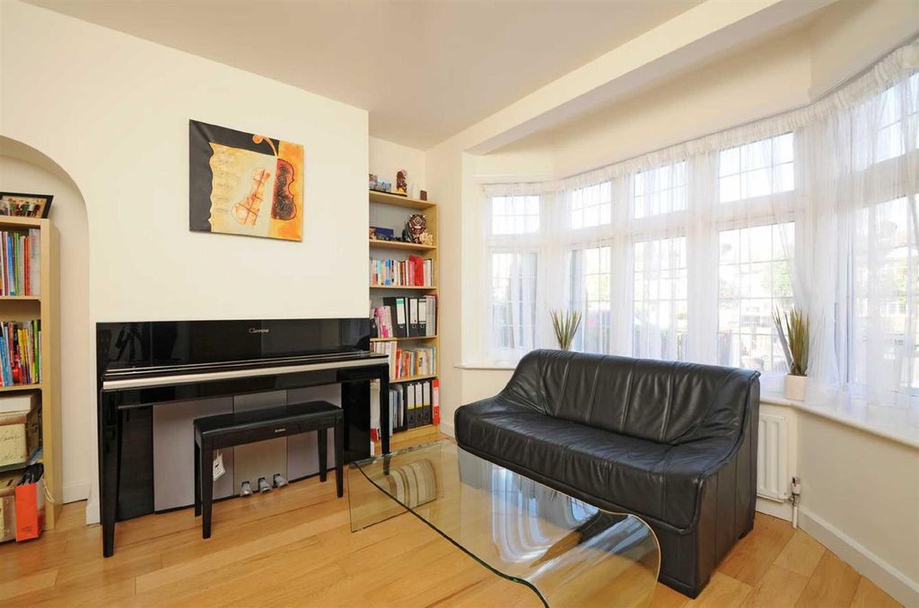 Property photo 3 of 8