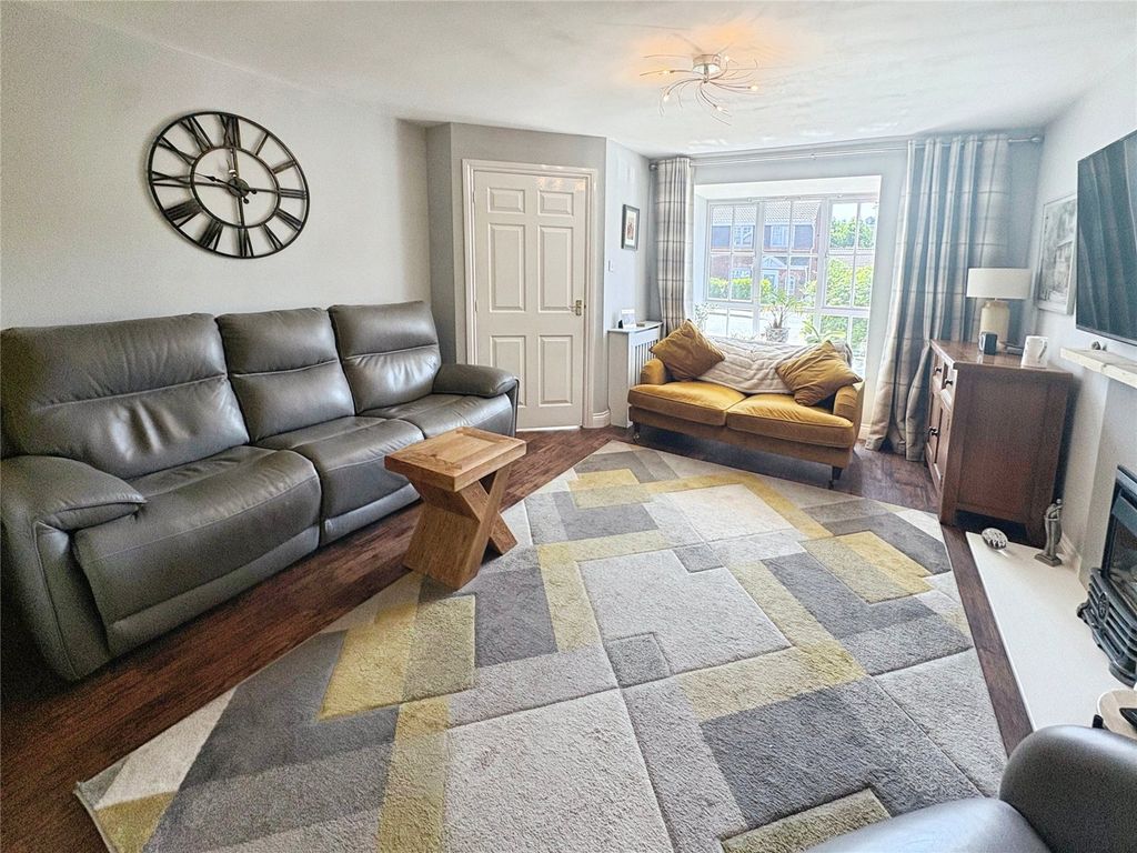 Property photo 2 of 21 Lounge No. 02