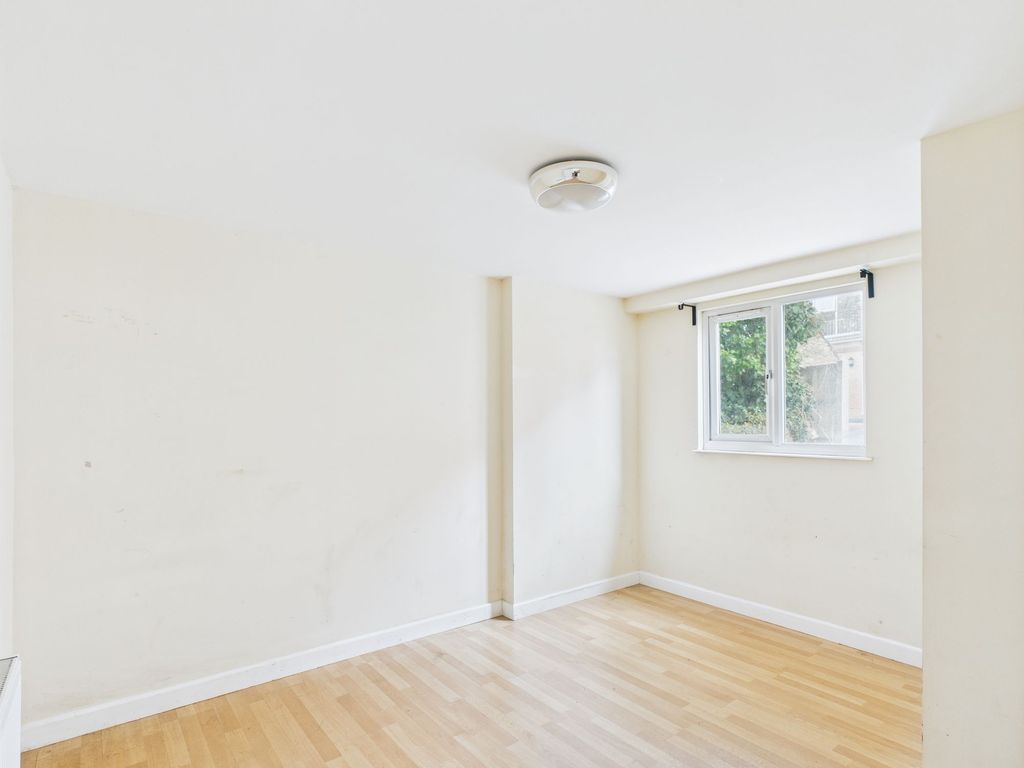 Property photo 3 of 5