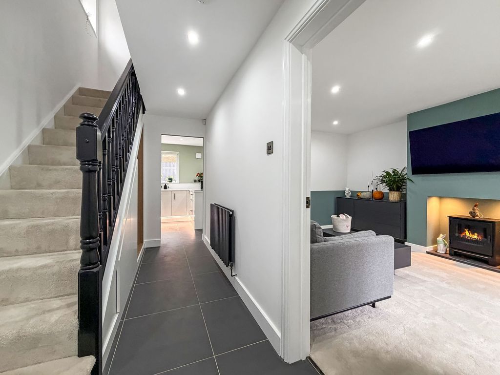 Property photo 3 of 36