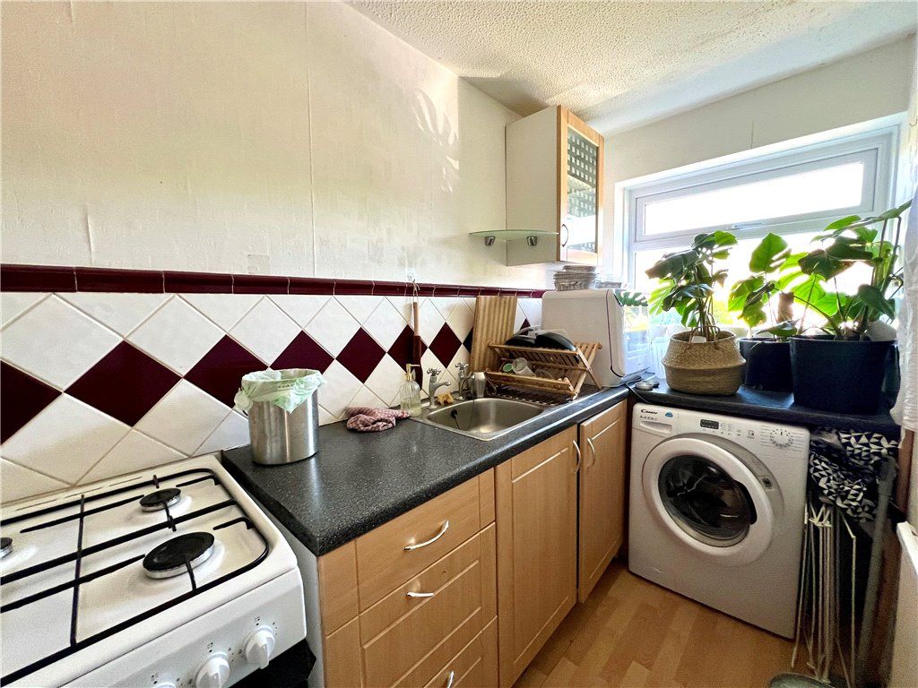Property photo 3 of 9 Kitchen