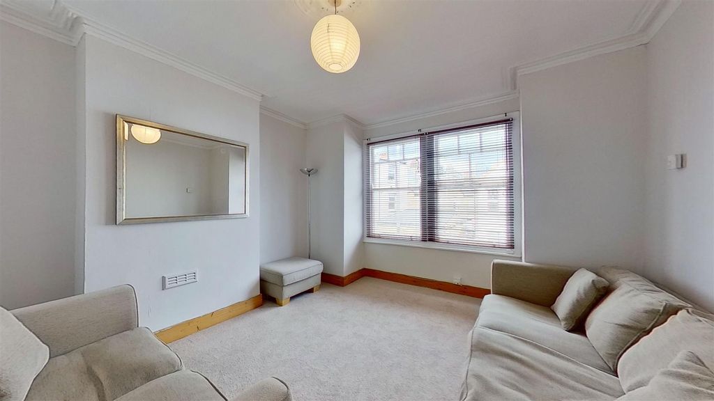 Property photo 2 of 8 3c-Treport-St-07082021_163759.Jpg