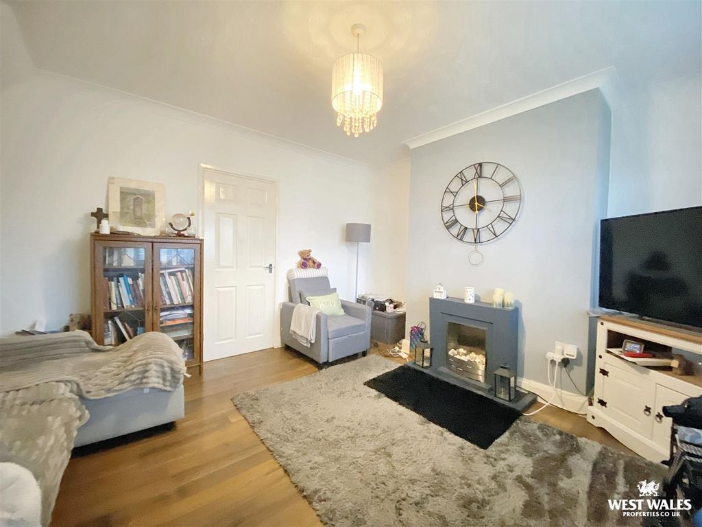 Property photo 2 of 15 Img_2219.Jpg