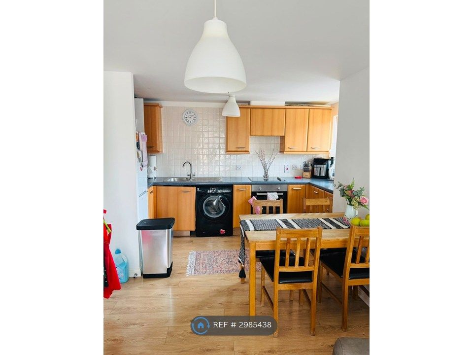 Property photo 2 of 11 Kitchen