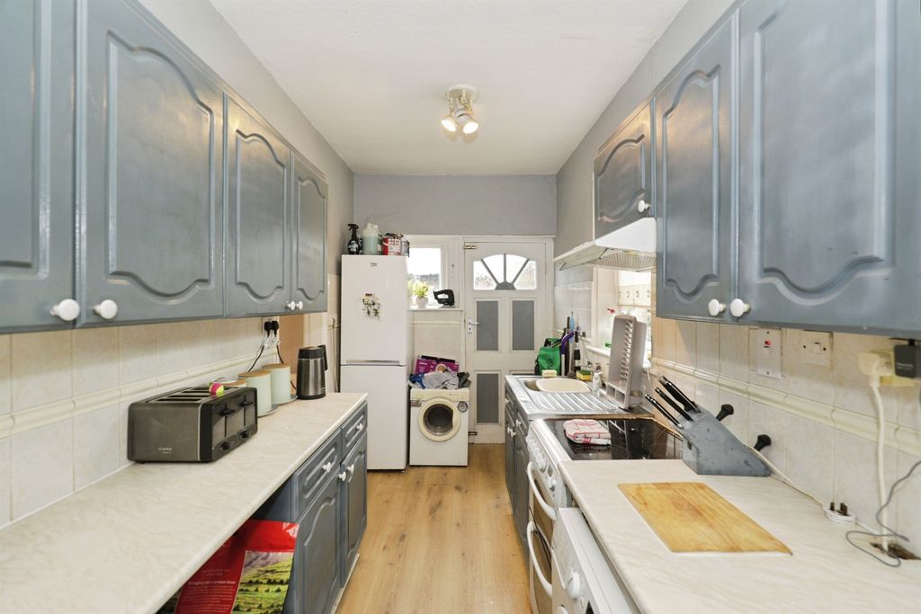 Property photo 3 of 13
