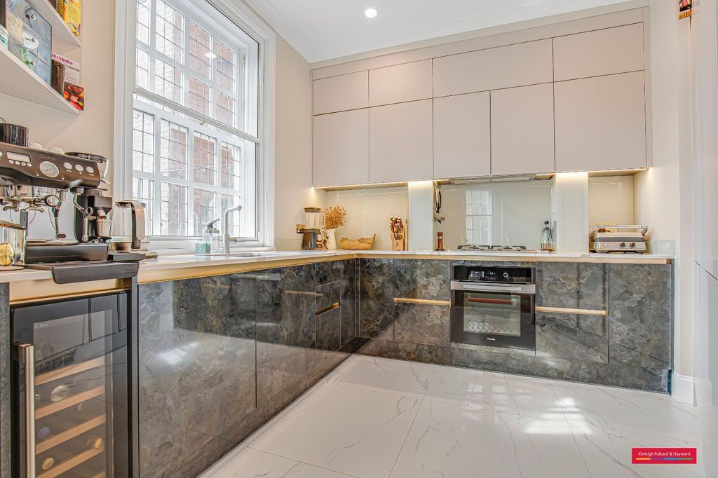 Property photo 3 of 16 Picture No. 03