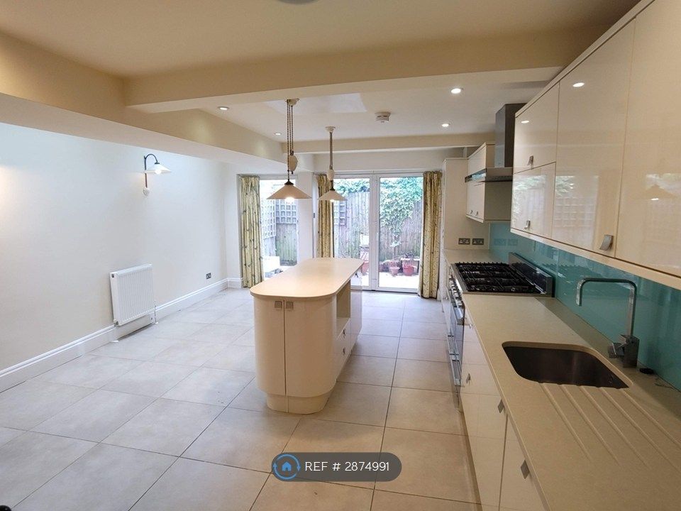 Property photo 1 of 19 Eat-In Kitchen