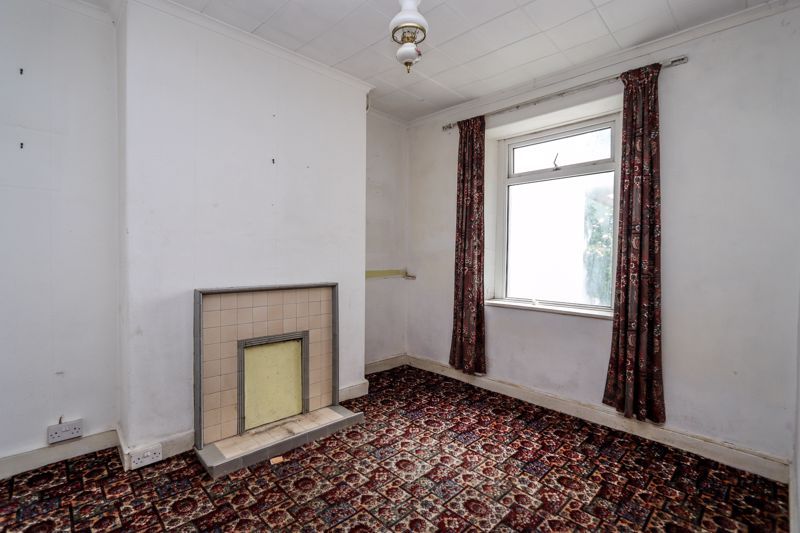 Property photo 3 of 10 Dining Room