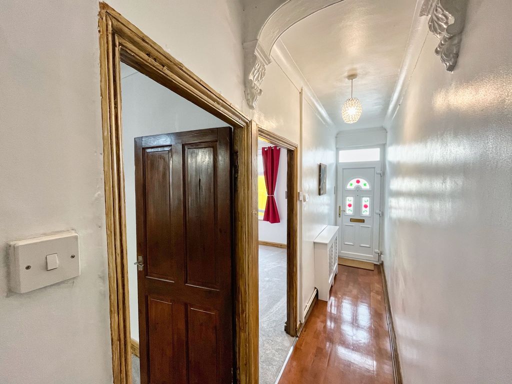 Property photo 3 of 41