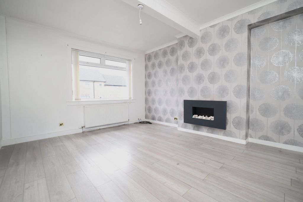 Property photo 2 of 26