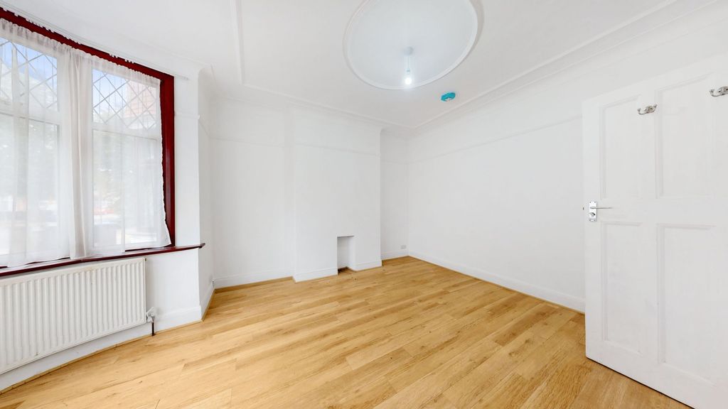 Property photo 2 of 21