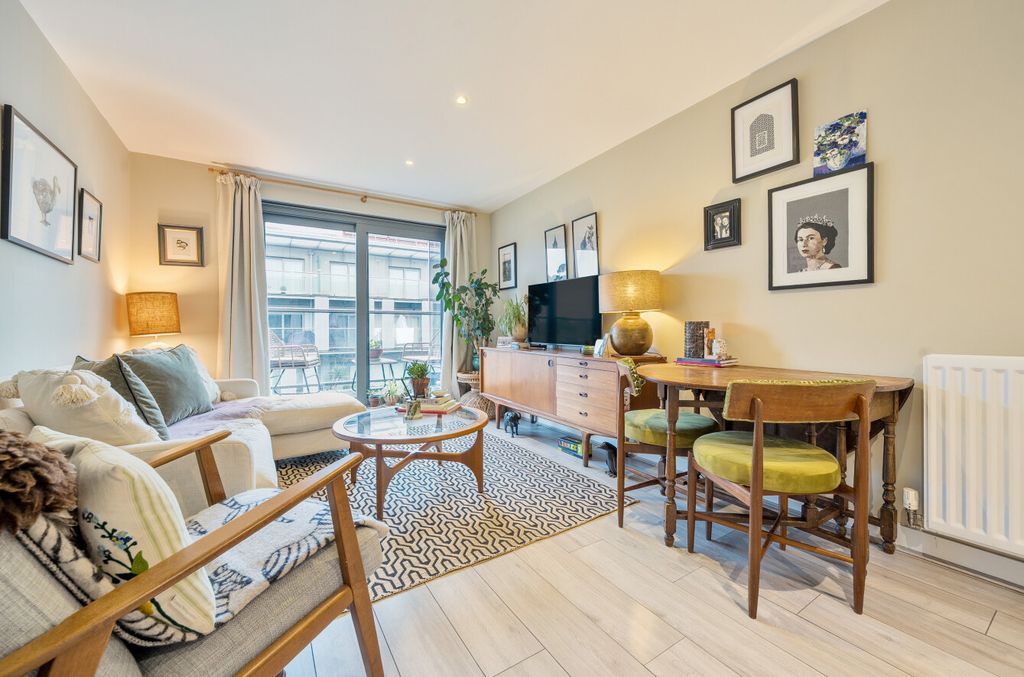 Property photo 3 of 20 1371970-16-68Fa06...