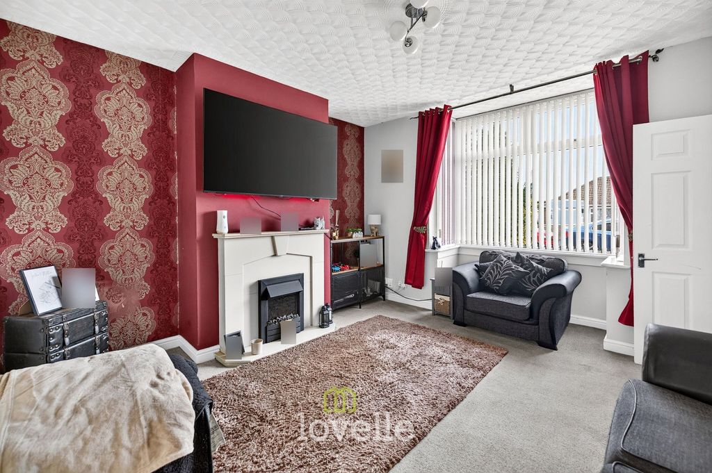 Property photo 2 of 21