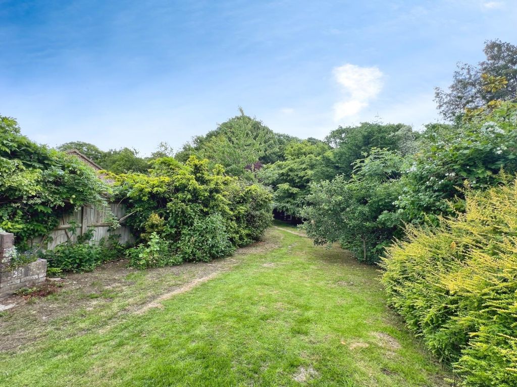 Property photo 2 of 20