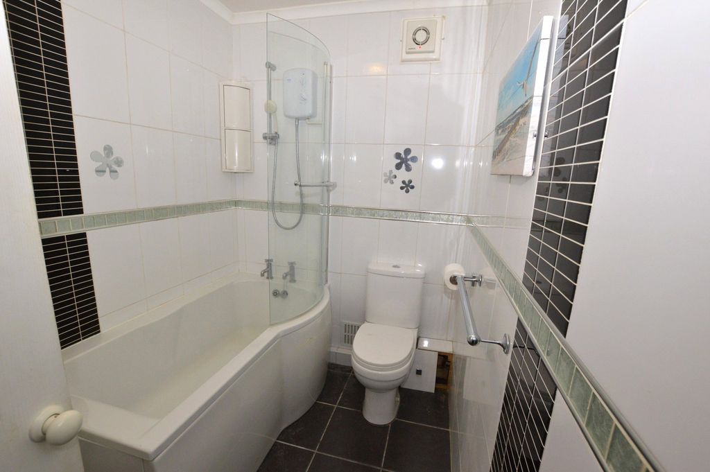 Property photo 2 of 9 2 - Picture No. 08