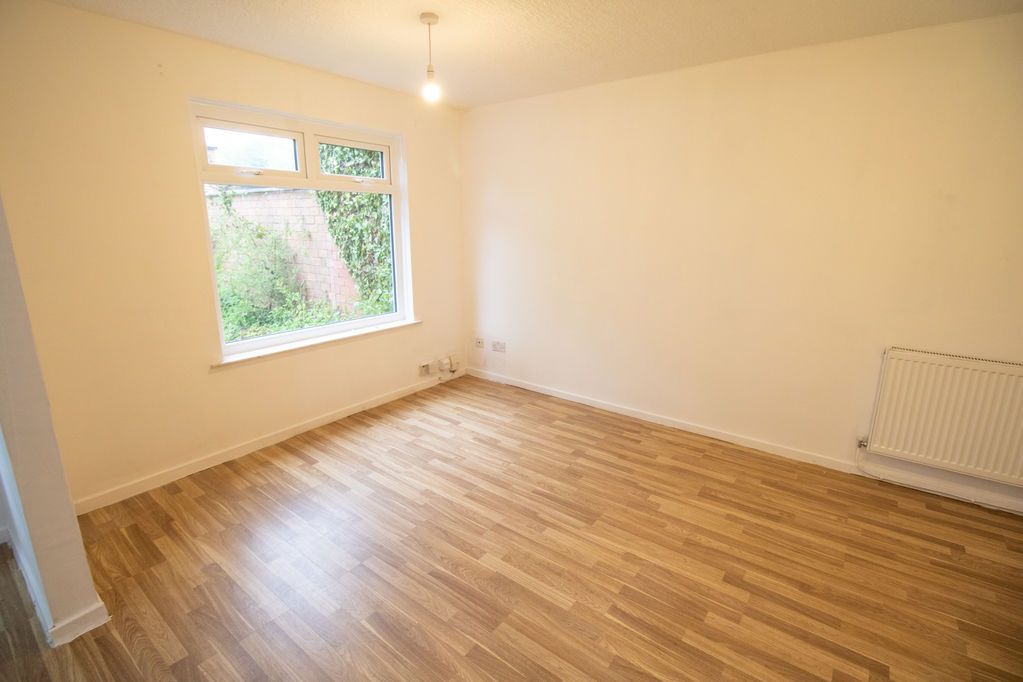 Property photo 3 of 16 Lounge