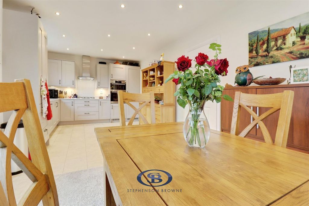 Property photo 2 of 37