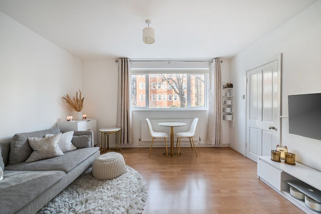 Property photo 1 of 15 Picture No. 11