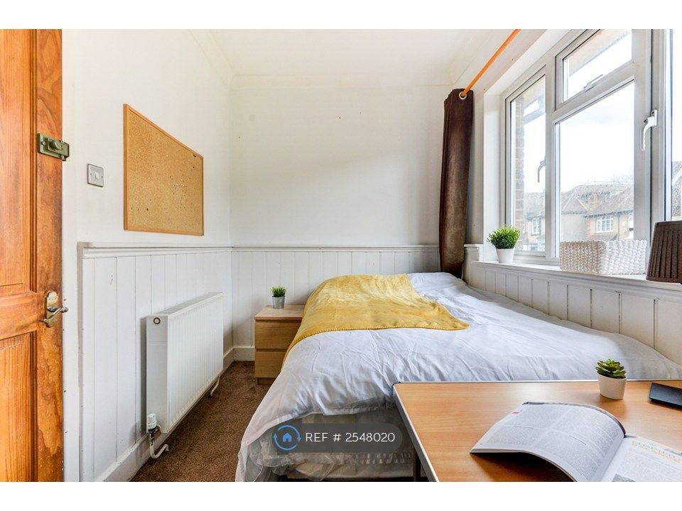 Property photo 1 of 19 Bedroom 9